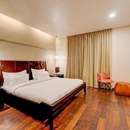 Palette - The Slate Hotel Nungambakkam Chennai Exterior photo