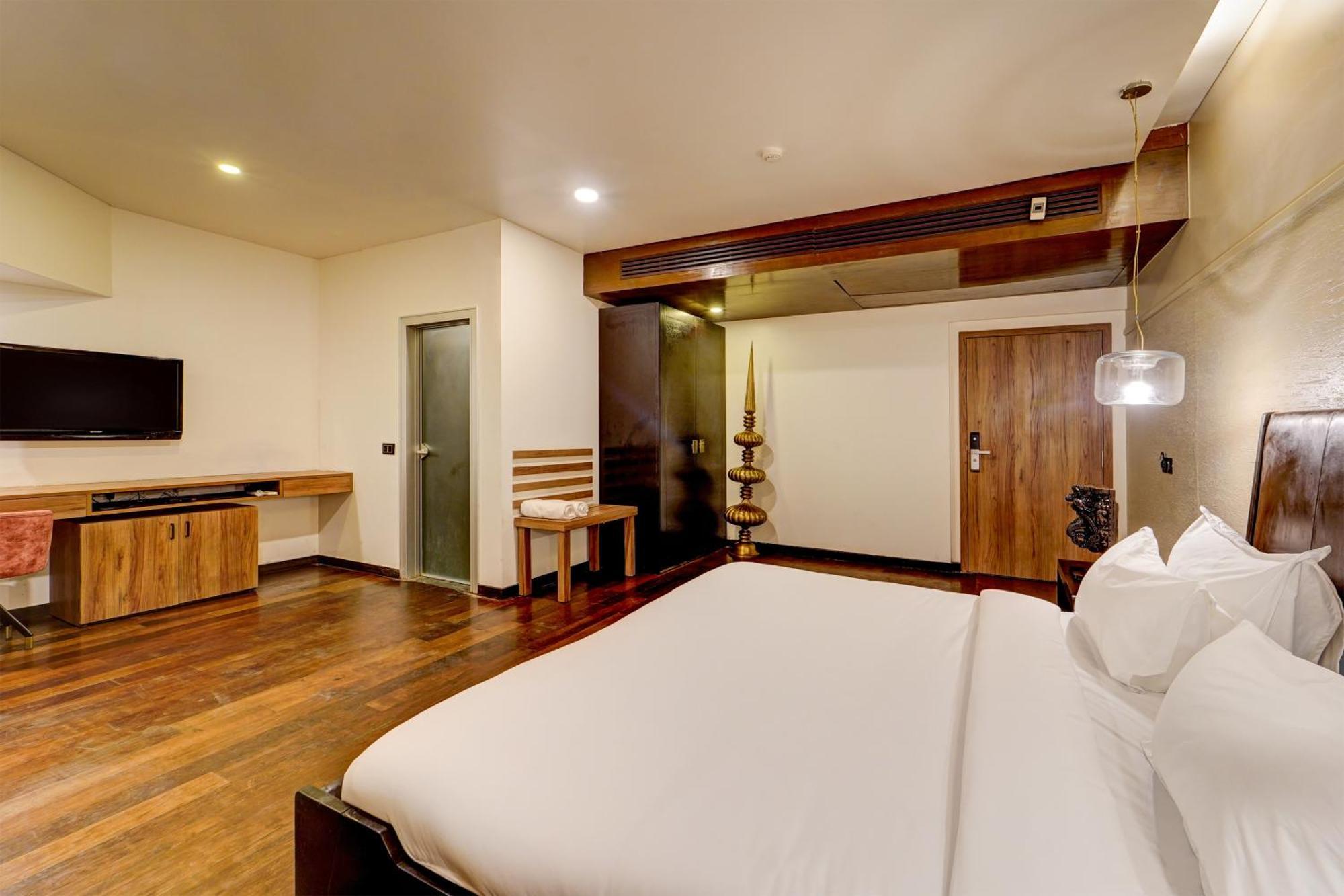 Palette - The Slate Hotel Nungambakkam Chennai Exterior photo