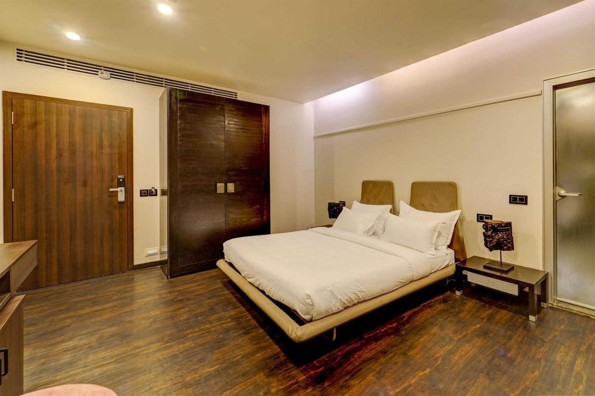 Palette - The Slate Hotel Nungambakkam Chennai Exterior photo