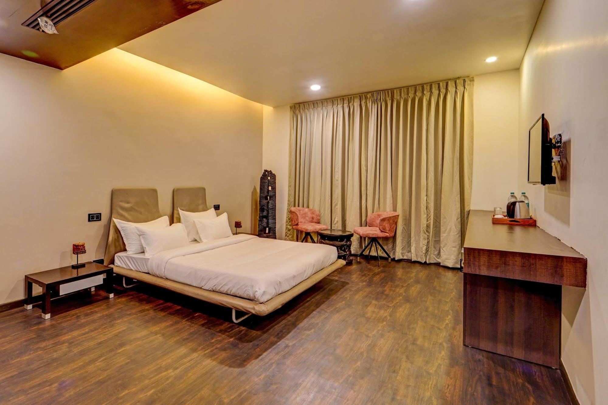 Palette - The Slate Hotel Nungambakkam Chennai Exterior photo