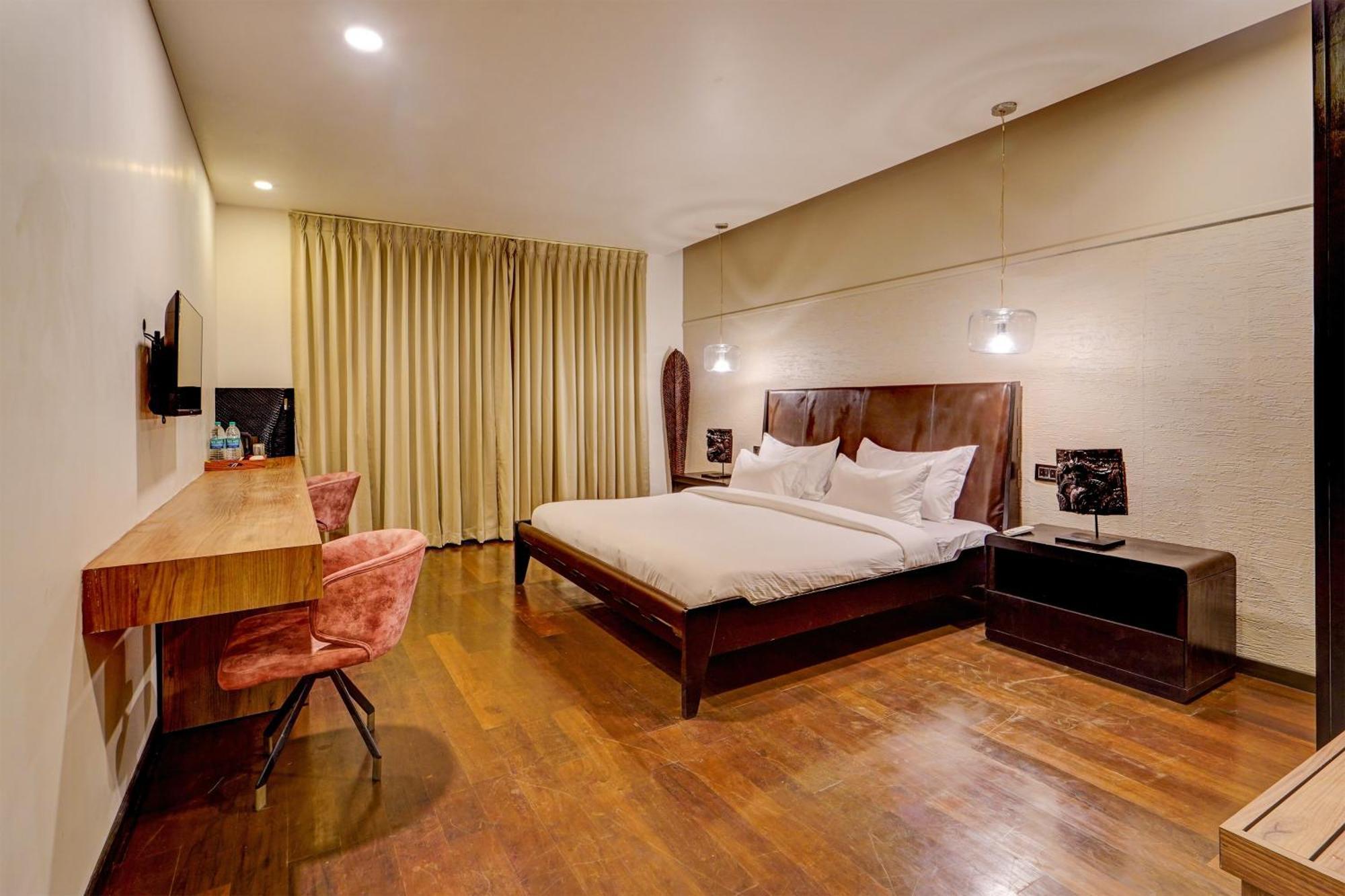 Palette - The Slate Hotel Nungambakkam Chennai Exterior photo